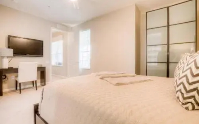 Lake View Penthouse Loft