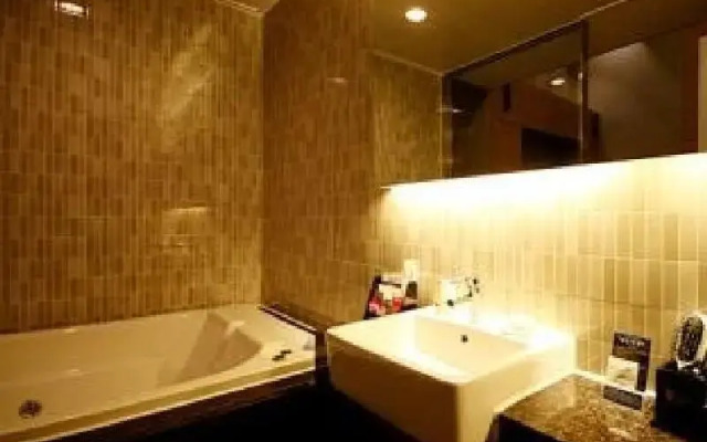 Simple Life Hotel