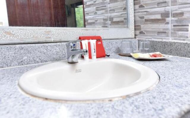 RedDoorz @ Raya Kuta