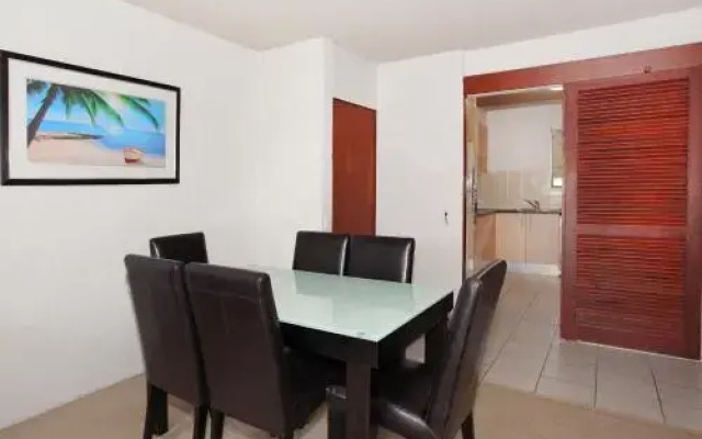 Warroo Apartments
