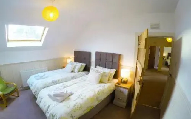 Hillview Cottage