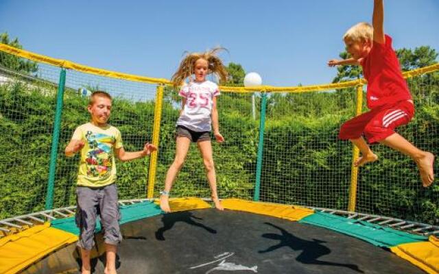 Camping Sunissim Riez À la Vie by Locatour