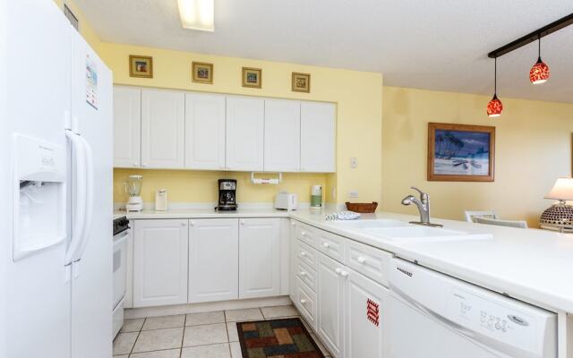 Island Princess 202: Impressive Beachfront Condo, WIFI, BEACH SVC, KEYLESS