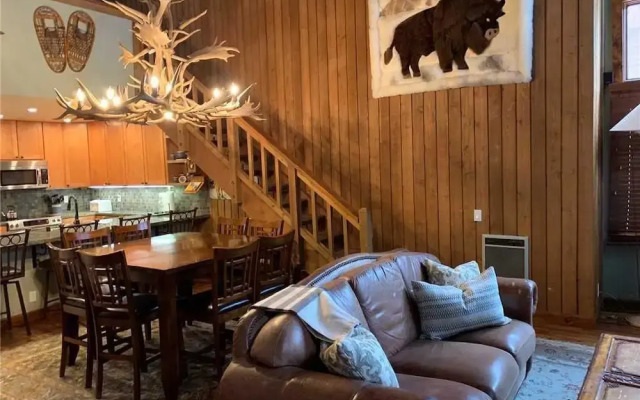 Mountainback #79, Loft, Den