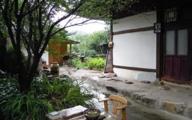 Hwajeong Hanok Bed and Breakfast