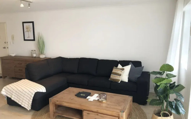Sunshine Beach Luxe Apartment