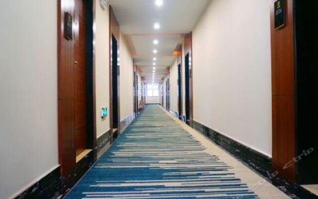 Super 8  (Jiangyan Pedestrian Street Times Square)