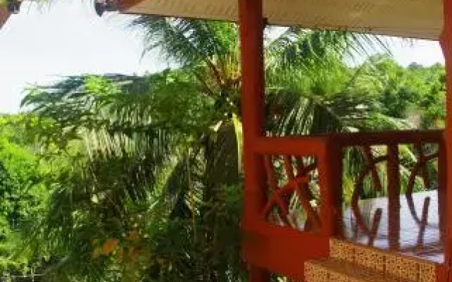 Le Balcon, Haad Yao.