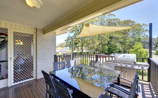 Blue Swimmer, 33 Danalene Parade