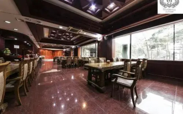Gunsan Riverhill Hotel