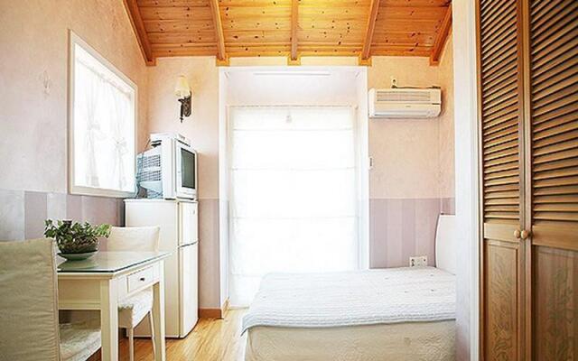 Lake Landscape Pension