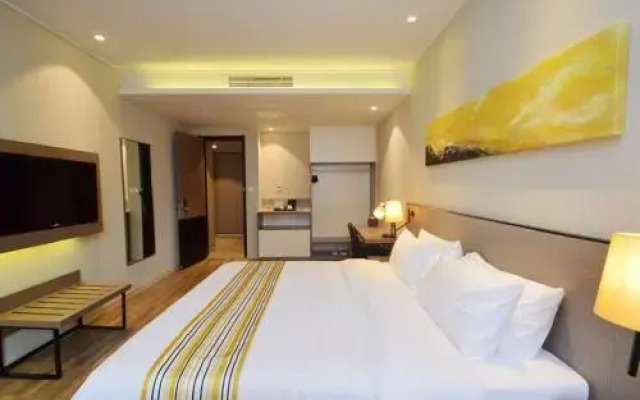 Home Inn Plus Nanjing Longjiang Dinghuaimen