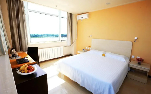 Huyue Hotel Chaoyang Train Station Store