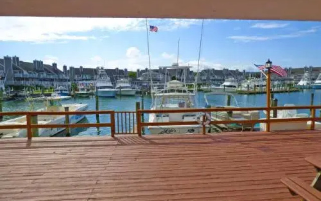 Mariner's Wharf 105