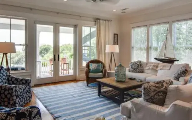 Charleston Boulevard 118 by RedAwning