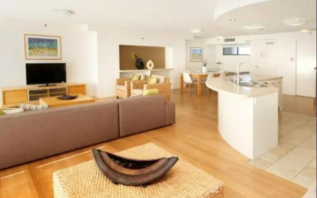 Seamark 1204 Apartment
