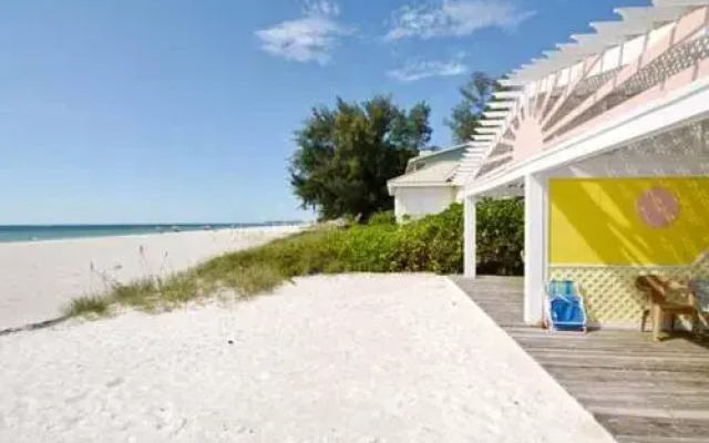 Four Beach Lovers All Units by RedAwning