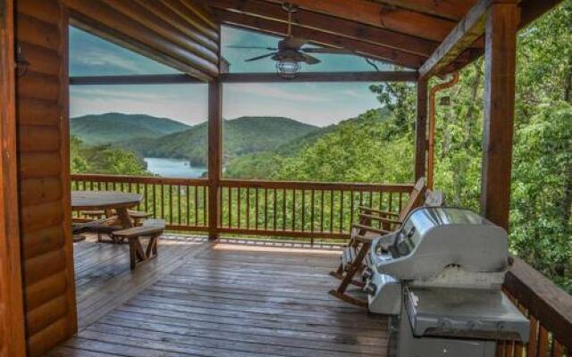 Light`s Mountain Lake Overlook