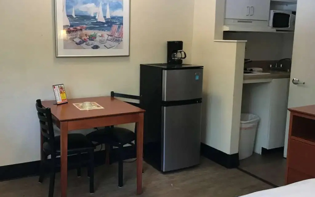 Studio 6 Extended Stay - Richmond, VA - I-64 West