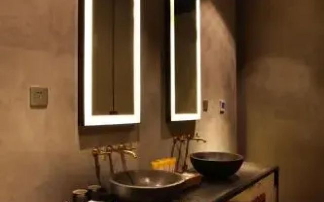 Yin Lv Tong Li Courtyart Hotel 