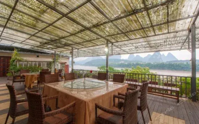 Yangshuo River Times Hotel