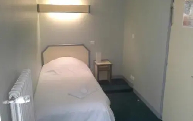 Hotel Set A Table