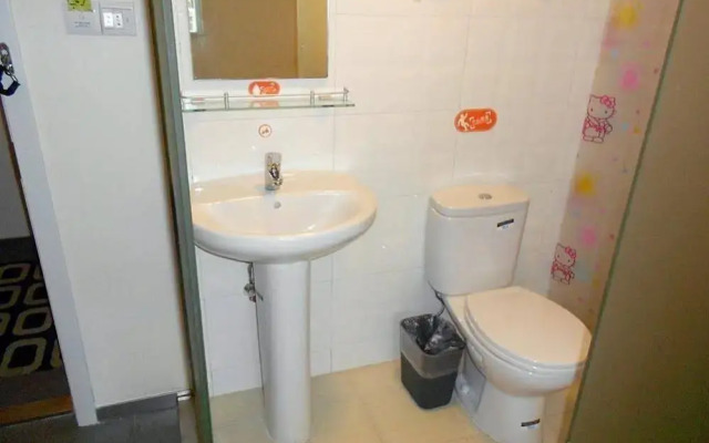 Huaju Select Hotel (Suzhou Minjiang Road Subway Station)