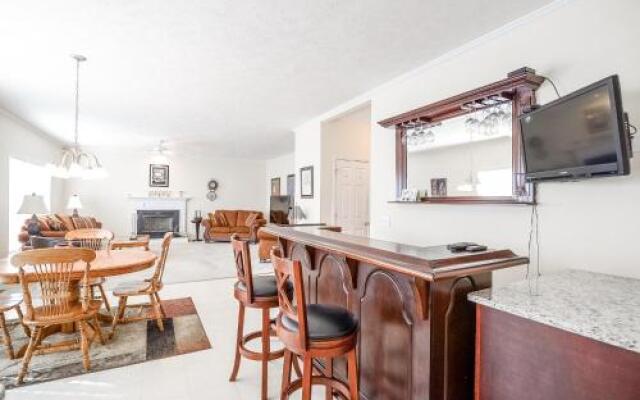 Campton Road Home - 4 Br Home