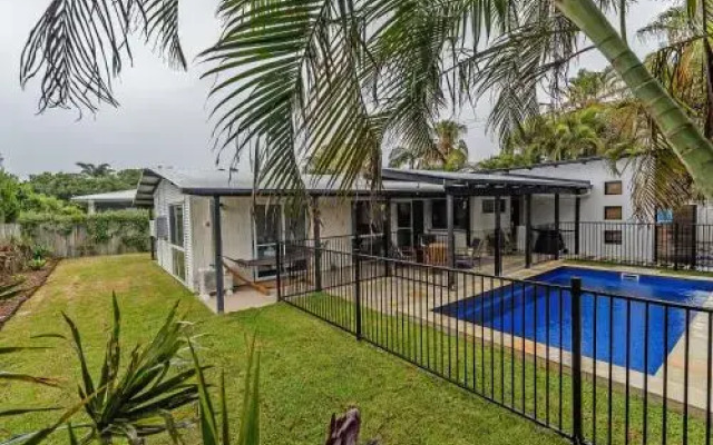 Sunny Coast Shack Pet Friendly Houses