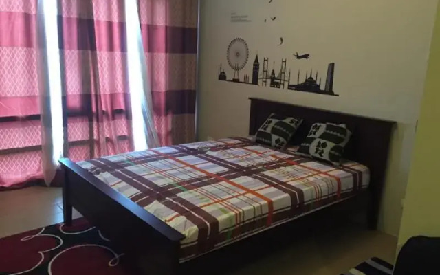 Favila Condotel - 150 Newport Boulevard