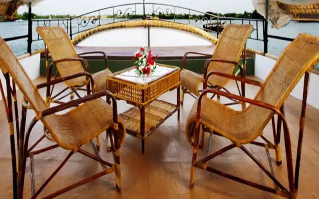 Jaziel House Boats