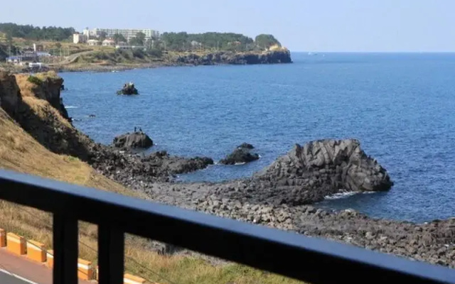 Sea and Sunset Pension