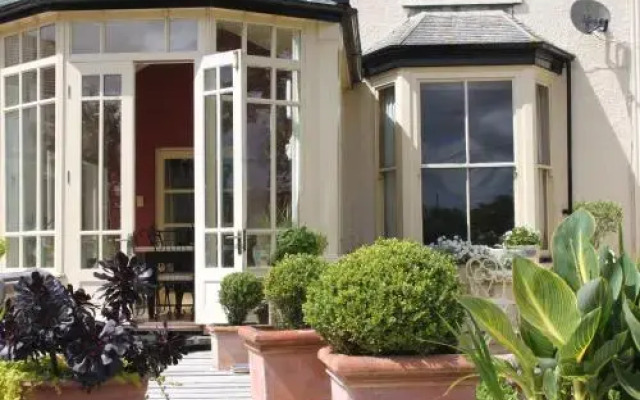 Sandbank House