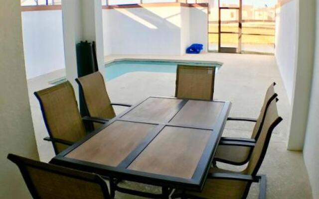 Four Bedrooms Home with Pool 3109