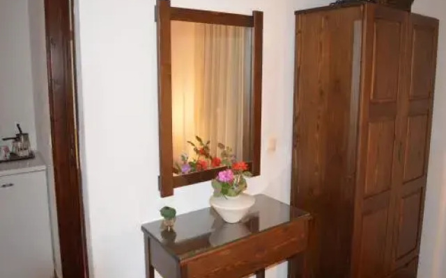 Angelino Rooms