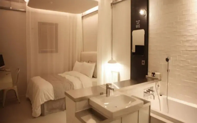 August Boutique Hotel