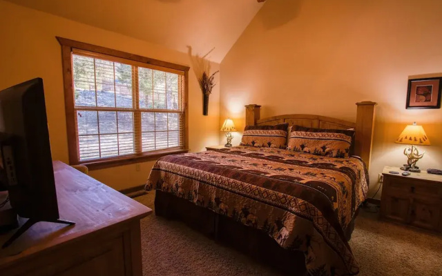 Lazy Pines Lodge by RedAwning