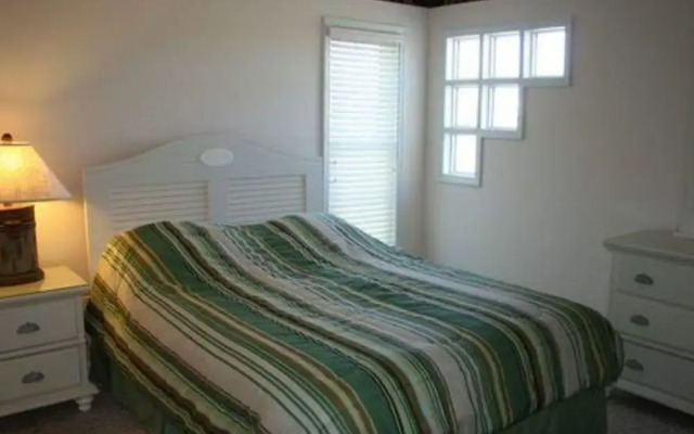 License To Chill 4 Bedroom Home by RedAwning