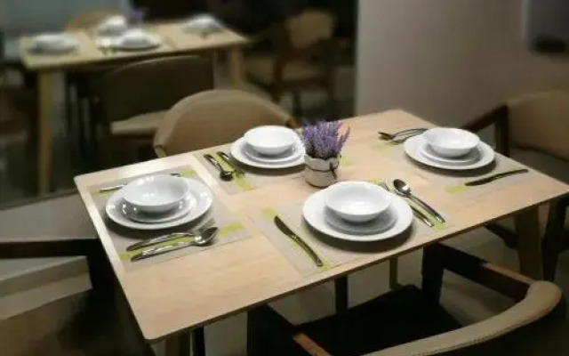 OYO 763 Tazara Hotel