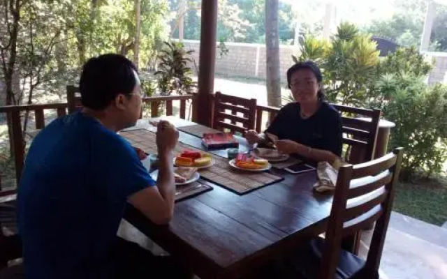 Jungle fowl lodge