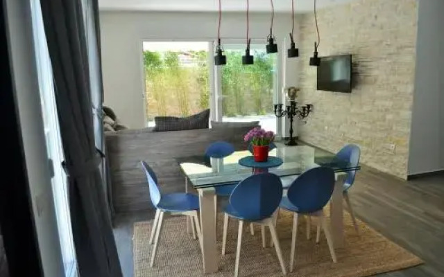 HD Beach House I