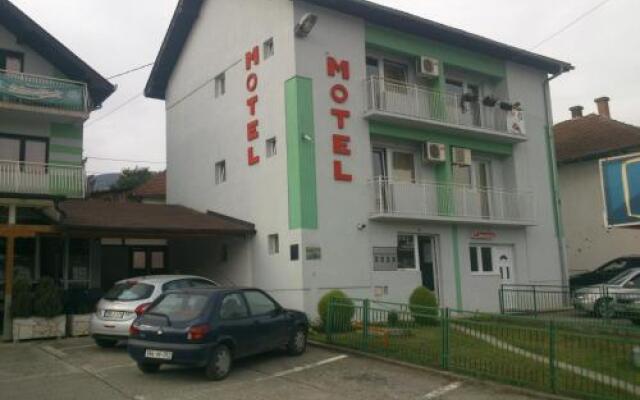 Motel Aura