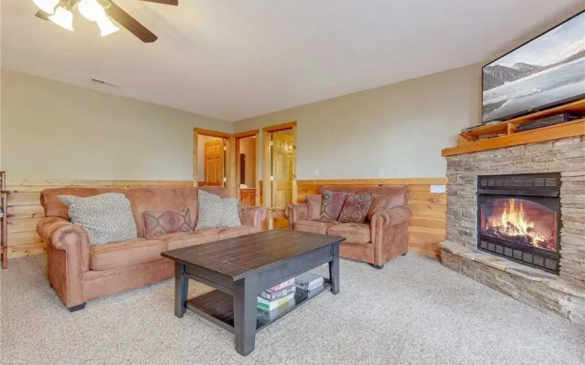Chimney Top Overlook - Four Bedroom Cabin