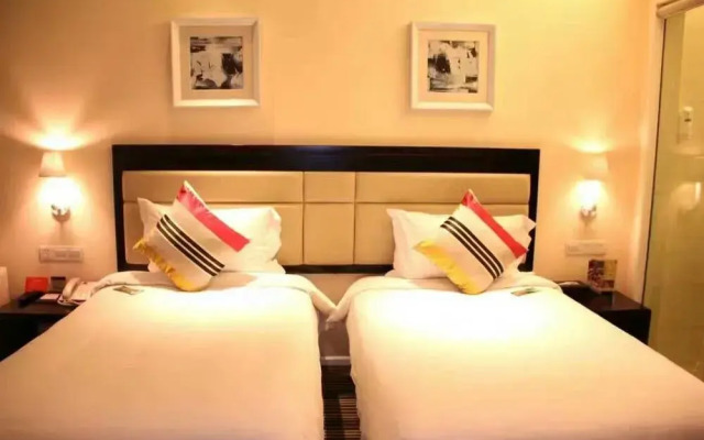 Ease Hotel