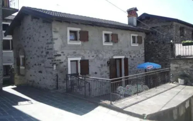 Gravedona Village House