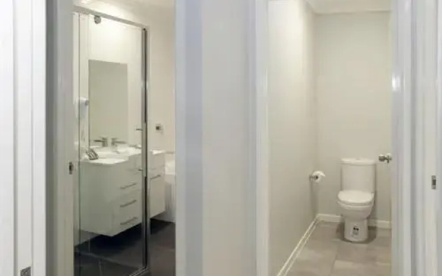 Cooktown Harbour View Luxury Apartments