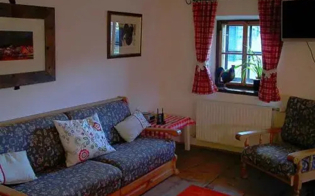 Alter WIrt First Floor Apartment