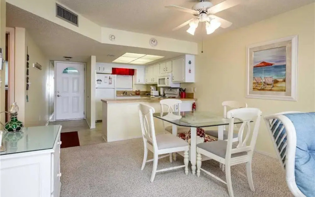 Strandview Tower 203