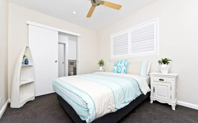 Hampton's Coastline Retreat