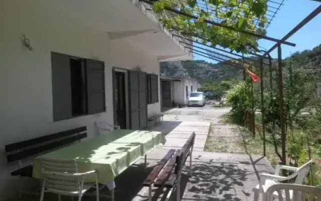 Guest House Pod Lozom